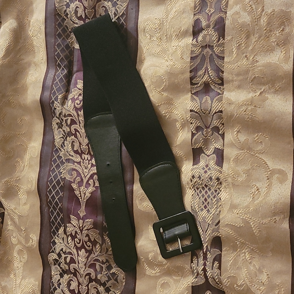 5/$25 Size Small black stretchy belt woman accessory to wear with a dress